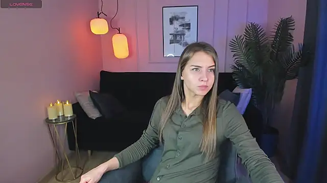 Snapshot of CharmBianca chatting on 02.20.25 CharmBianca online show from 02.20.25