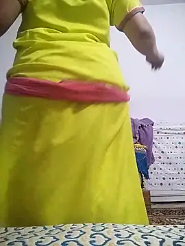 Snapshot of pora-34 chatting on 10.28.25 pora-34 online show from 10.28.25