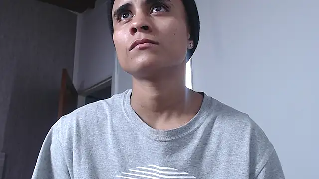 Liiamthompson online show from 02.25.25