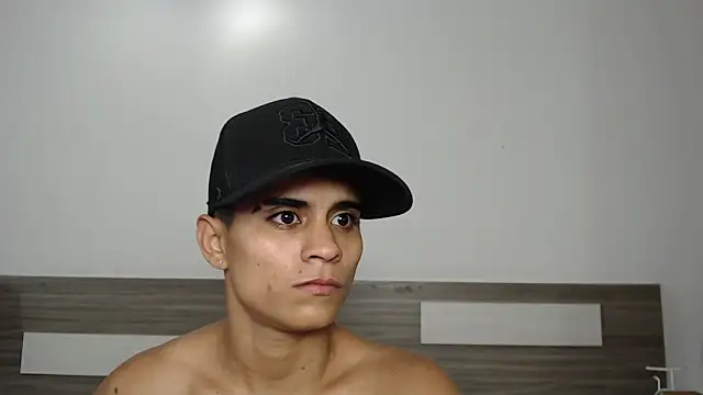 Liiamthompson online show from 09.24.25