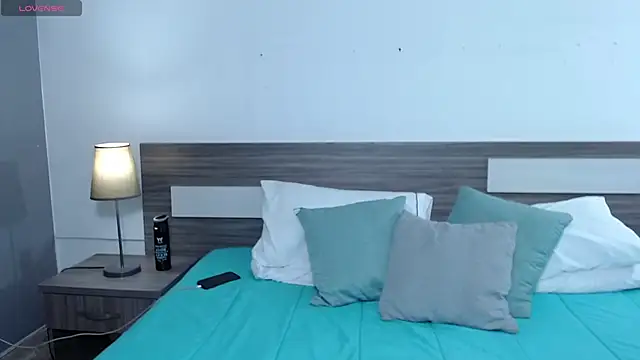 Liiamthompson online show from 02.26.26