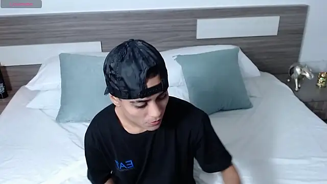 Liiamthompson online show from 04.01.26