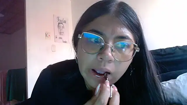 Snapshot of viccky_vick chatting on 06.21.26 viccky vick online show from 06.21.26