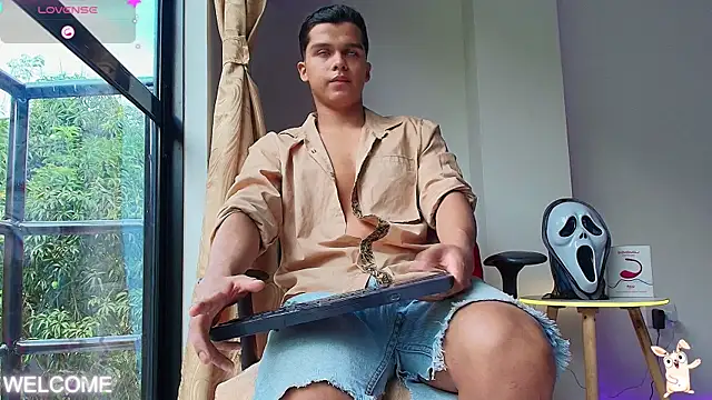 Snapshot of Dwayne_Brown chatting on 10.23.25 Dwayne Brown online show from 10.23.25