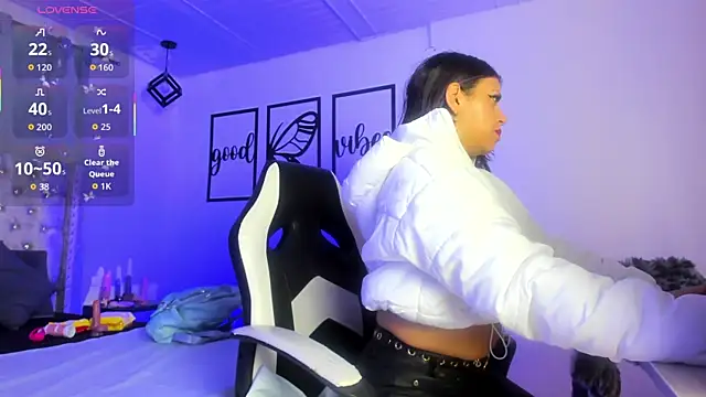 nicolee millerr online show from 11.13.25