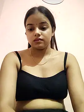 Snapshot of RAYI_123 chatting on 10.22.25 RAYI 123 online show from 10.22.25