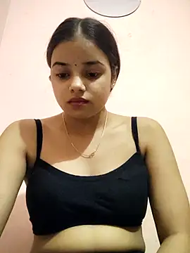 Snapshot of RAYI_123 chatting on 11.02.25 RAYI 123 online show from 11.02.25