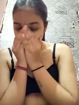 Snapshot of RAYI_123 chatting on 11.16.25 RAYI 123 online show from 11.16.25