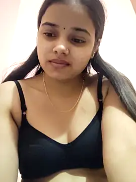 Snapshot of RAYI_123 chatting on 11.23.25 RAYI 123 online show from 11.23.25