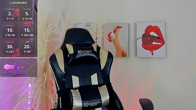 Snapshot of Sammy-Jhonson chatting on 10.26.25 Sammy-Jhonson online show from 10.26.25