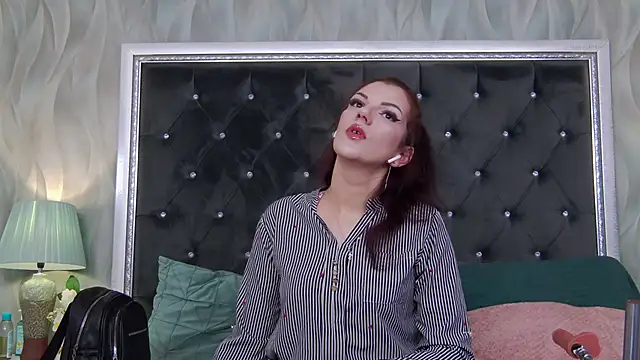 Snapshot of LissaAnn chatting on 02.26.26 LissaAnn online show from 02.26.26