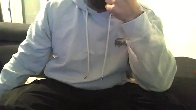 Snapshot of Zer_oki chatting on 11.13.25 Zer oki online show from 11.13.25