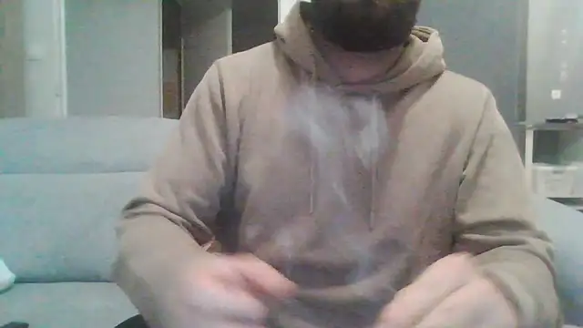 Snapshot of Zer_oki chatting on 11.27.25 Zer oki online show from 11.27.25