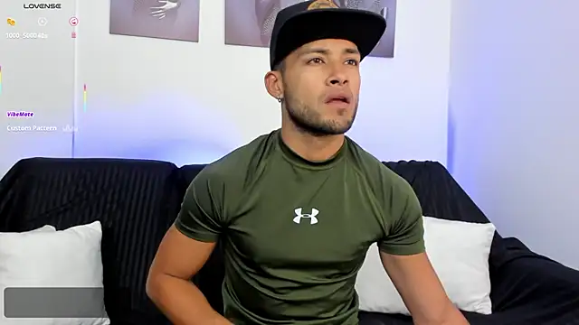 Snapshot of Max_Conor1 chatting on 11.11.25 Max Conor1 online show from 11.11.25