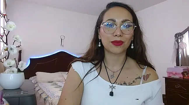 AloLovely  online show from 03.20.25