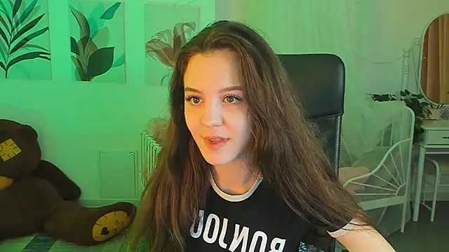 MilaStoyne online show from 02.21.25