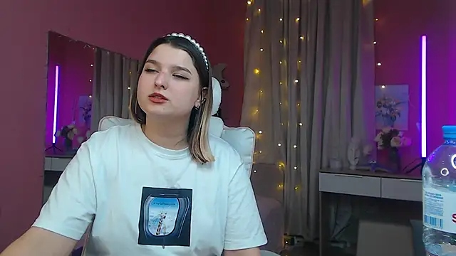 Snapshot of Jenny_Smit chatting on 02.21.25 Jenny Smit online show from 02.21.25