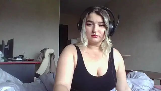 Snapshot of Jenny_Smit chatting on 09.29.25 Jenny Smit online show from 09.29.25