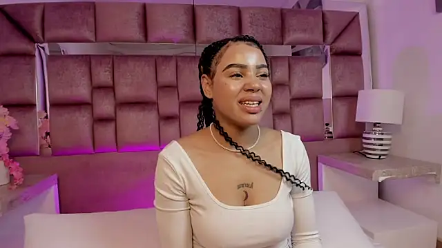 Snapshot of tamararose1 chatting on 10.11.25 tamararose1 online show from 10.11.25