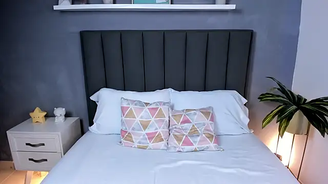 alessia leroy online show from 02.20.25