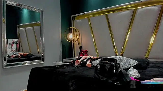 Snapshot of Mara_Gonzalez chatting on 10.21.25 Mara Gonzalez online show from 10.21.25