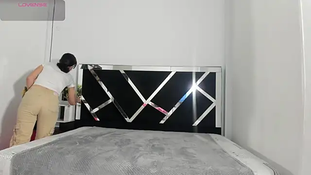 Annyrosee online show from 02.28.25