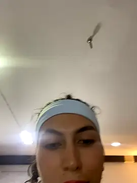 Snapshot of allicemackenzie chatting on 11.17.25 allicemackenzie online show from 11.17.25