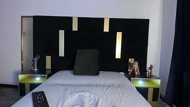 Keyla  Jones online show from 02.18.25