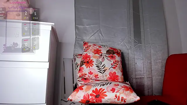 Snapshot of curly_sweett1 chatting on 02.21.25 curly sweett1 online show from 02.21.25