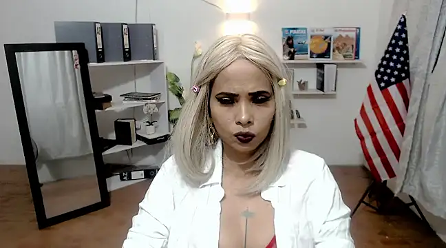 Snapshot of maissacooper chatting on 02.06.25 maissacooper online show from 02.06.25