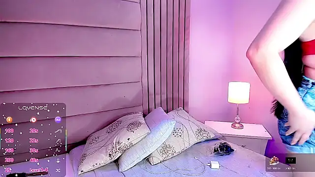 Snapshot of Dalis_Hills chatting on 04.07.26 Dalis Hills online show from 04.07.26