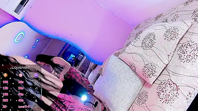 Snapshot of Dalis_Hills chatting on 04.08.26 Dalis Hills online show from 04.08.26