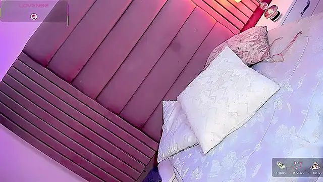 Snapshot of Dalis_Hills chatting on 04.12.26 Dalis Hills online show from 04.12.26