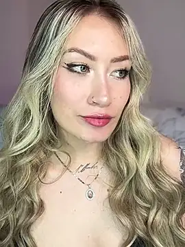 Snapshot of Lally_Valencia__ chatting on 02.18.25 Lally Valencia online show from 02.18.25