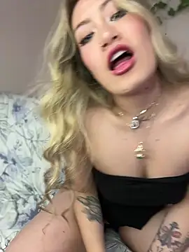 Snapshot of Lally_Valencia__ chatting on 02.22.25 Lally Valencia online show from 02.22.25