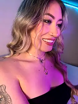 Snapshot of Lally_Valencia__ chatting on 10.03.25 Lally Valencia online show from 10.03.25