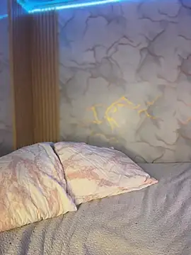 Snapshot of Lally_Valencia__ chatting on 11.25.25 Lally Valencia online show from 11.25.25