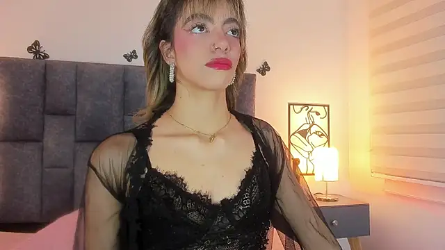 Snapshot of Violetta_Ficher chatting on 09.20.25 Violetta Ficher online show from 09.20.25