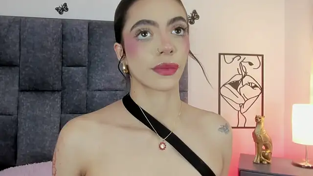 Snapshot of Violetta_Ficher chatting on 11.20.25 Violetta Ficher online show from 11.20.25