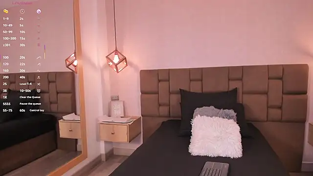 Nikki vega online show from 10.09.25