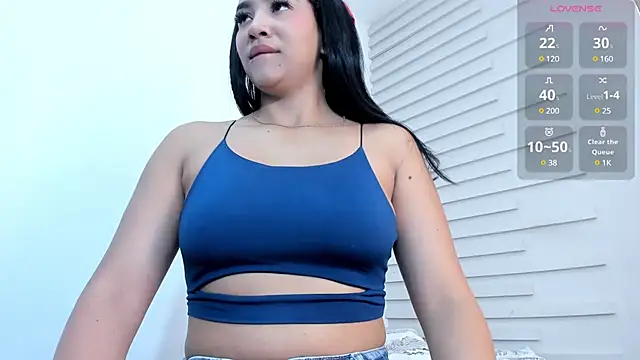 Lia Guzman online show from 02.07.25