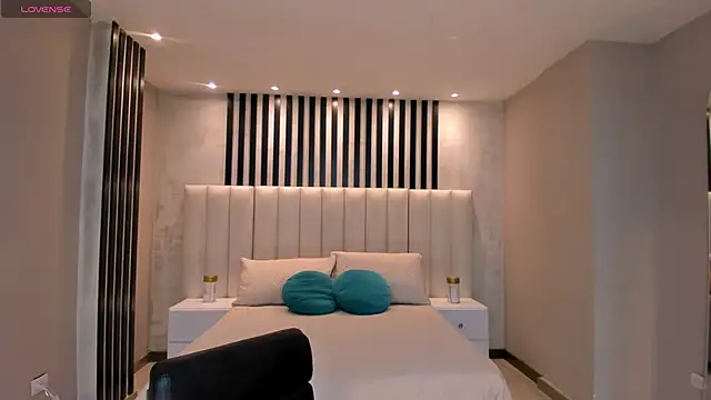 BeccaBaxter online show from 02.19.25