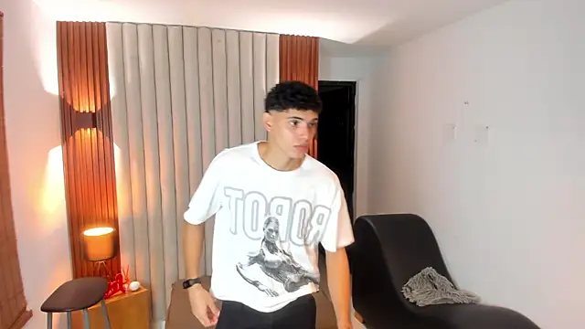 Snapshot of Justin_mack chatting on 02.02.25 Justin mack online show from 02.02.25