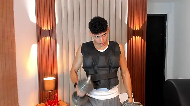 Snapshot of Justin_mack chatting on 02.06.25 Justin mack online show from 02.06.25