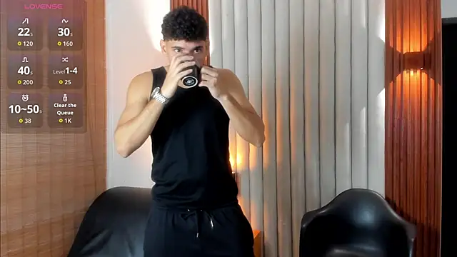 Snapshot of Justin_mack chatting on 10.01.25 Justin mack online show from 10.01.25