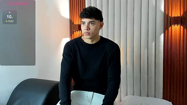 Snapshot of Justin_mack chatting on 11.06.25 Justin mack online show from 11.06.25