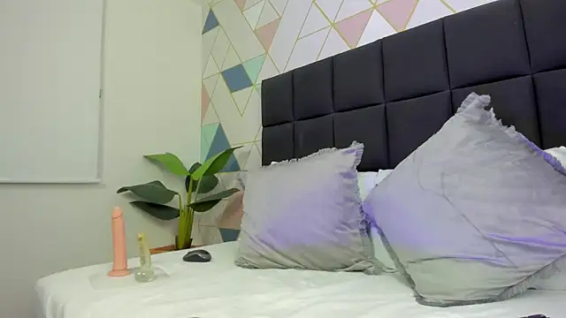 Snapshot of dalila_harris chatting on 10.17.25 dalila harris online show from 10.17.25