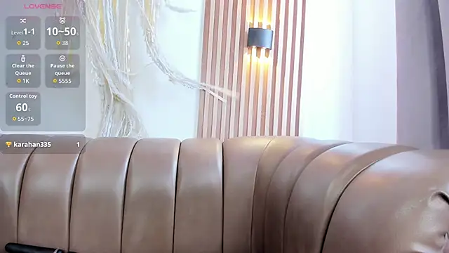 Snapshot of saleh_issawi chatting on 10.21.25 saleh issawi online show from 10.21.25