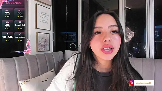 Daphne chers online show from 03.15.25