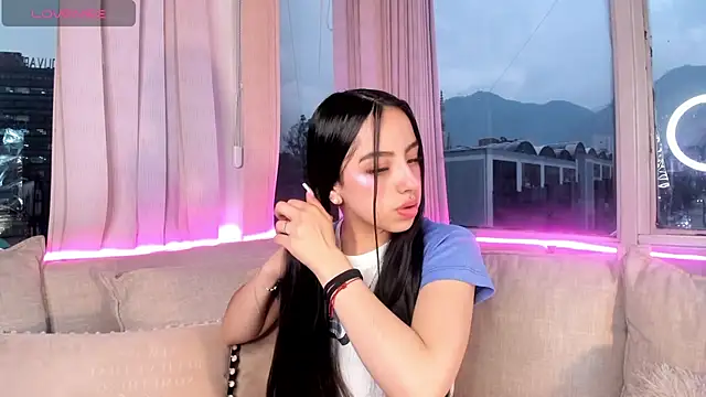 Daphne chers online show from 11.21.25